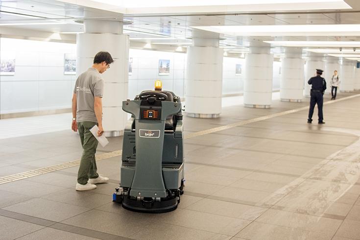ルンバでオフィスビルの自動清掃はできる? 三菱地所が自動運転掃除ロボットの実証実験デモを公開 (3) 