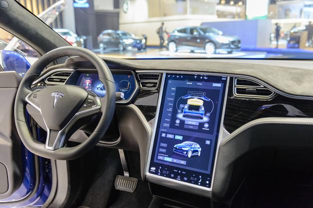 Tesla keeps ignoring the government’s requests to fix Autopilot
