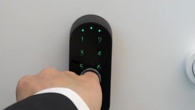 Smart ring "EVERING" corresponds to unlocking the door, I have actually seen the new function