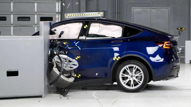 IIHS Develops Ratings For Automation Safeguards, Mentions Tesla