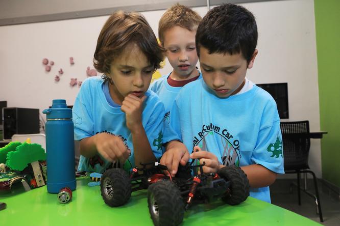 Faulhaber Fab Lab racers prepare for RC Car open 