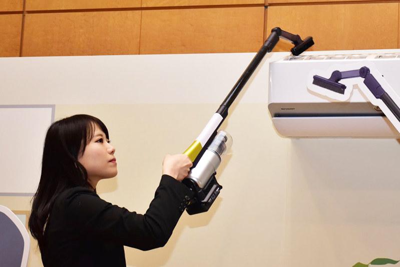1.5kg ultra-light body will change the vacuum cleaner industry! Sharp "RACTIVE Air" is a gem that can withstand high places