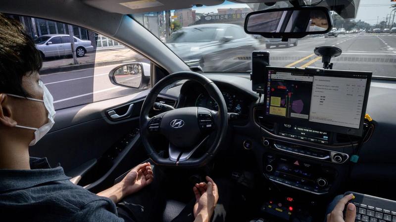Self-driving cars don't require a steering wheel and manual control, rules NHTSA