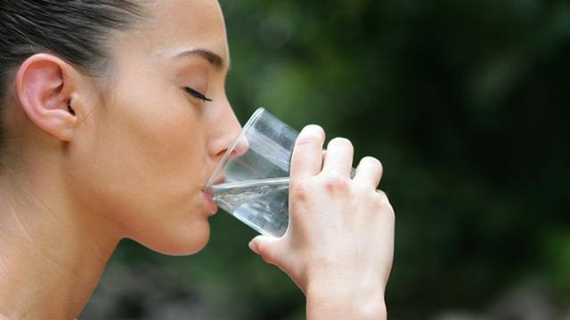 Does Drinking Water Lower Blood Pressure? 
