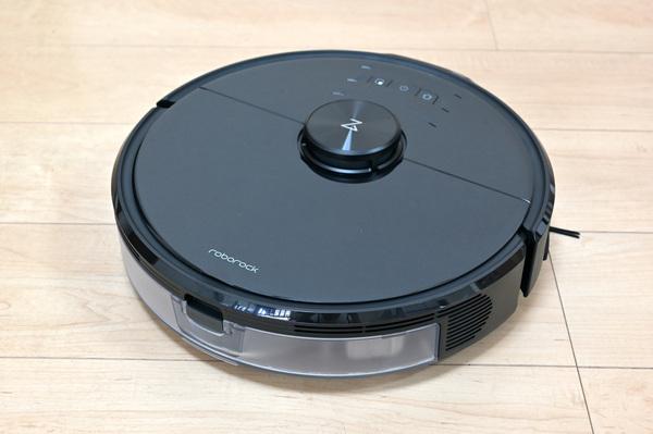 Roborock S6 MAXV, which was so future that the robot vacuum cleaner with a home appliance ASCII camera was terrified