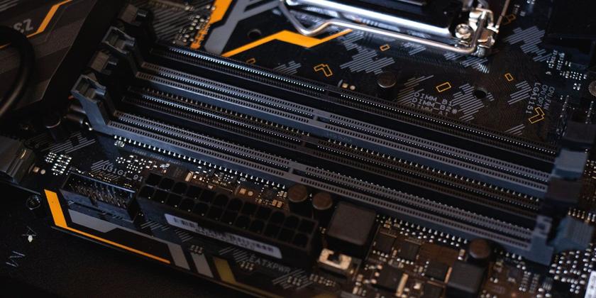 www.makeuseof.com How to Find Out What Motherboard You Have 