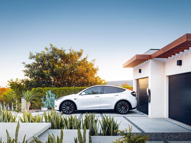 Tesla is tripling your Model Y delivery time if you don’t add on the $12,000 FSD option Guides