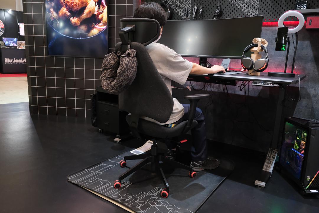 IKEAが東京ゲームショウに初出展！ 白いゲーミング家具、すごい良いよコレ #TGS2021 