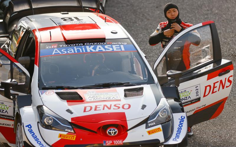WRCで日本人として27年ぶりに表彰台に上がった勝田貴元選手取材会、最終戦では左前輪が外れて3輪状態に 