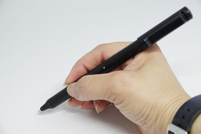 Digiana stationery that does not hinder thinking advances even more!"NEO SmartPen M1+"