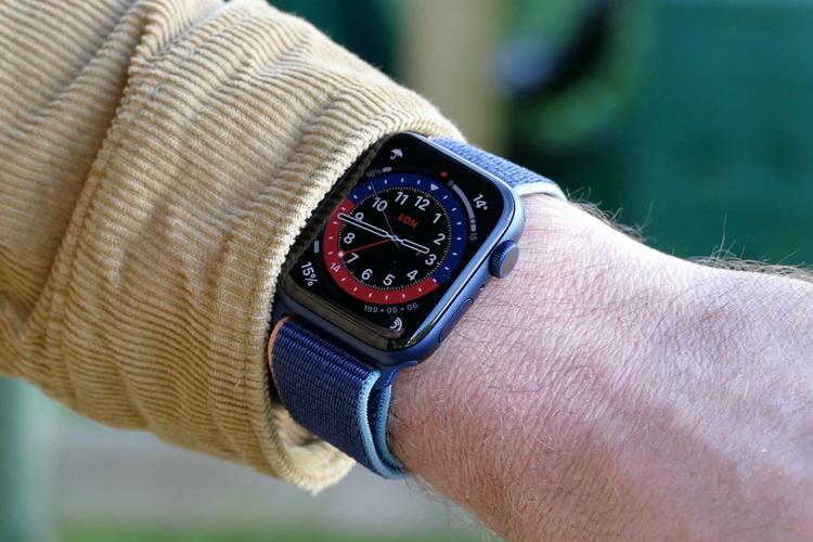 Apple Watch Series 6 just got a HUGE price cut at Amazon 
