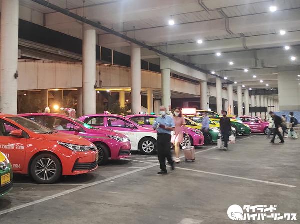 タイ運輸省、タクシーの荷物追加料金はバンコク2空港利用時のみ適用とアナウンス 