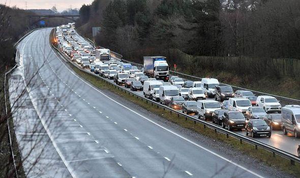 M4 crash leaves motorway closed to traffic for 12 hours between Hungerford and Swindon