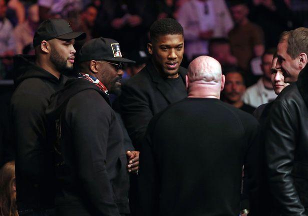 Fans spot Anthony Joshua wearing 'wedding ring' - though all is not as it seems 