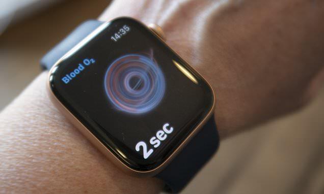 Apple Watch may get thermometer, blood-pressure measure in future versions, report says 