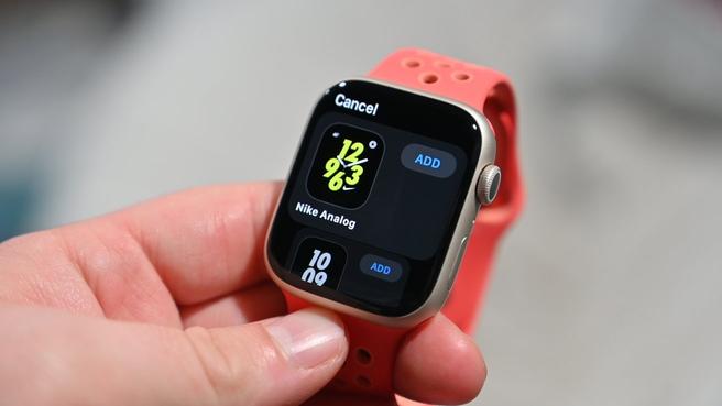 Hands on with the Nike Apple Watch Series 7 with the new Bounce face