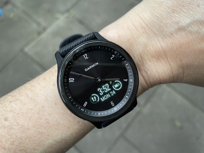 Garmin Vivomove Sport First-Look Review