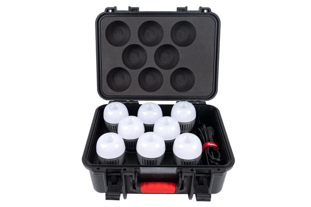 Agai Shoji released a kit that comes with a storage case for a charging socket for APUTURE's LED ACCENT B7C8 lights