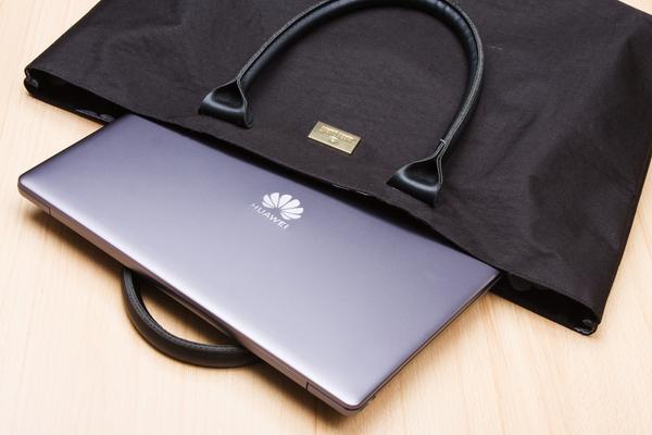 HUAWEI female college students have also attracted a lot of attention. Huawei "HUAWEI MateBook 13" laptops