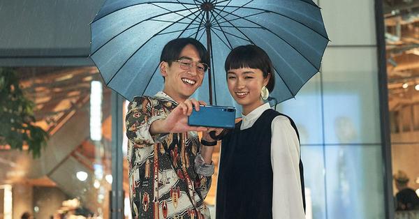 Leicaのトリプルカメラ搭載！ ドコモからデビューした HUAWEI P20 Pro で辿る「ふたり日記」｜メンズライフスタイルニュース（インテリア・旅行・レストラン）｜GQ JAPAN GQ Chevron Down Menu Menu Menu GQ Line Facebook Twitter Instagram GQ Line Facebook Twitter Instagram Chevron Down