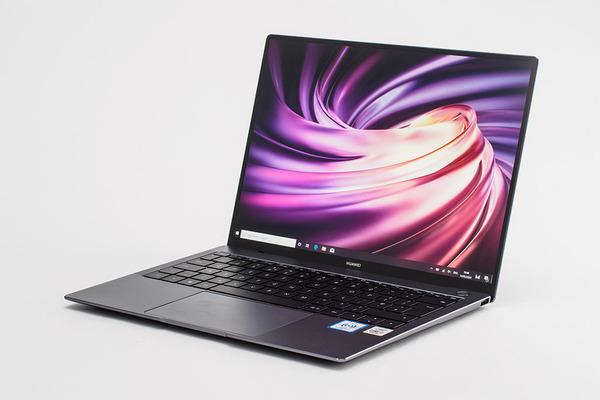 HUAWEI ファーウェイ「HUAWEI MateBook X Pro NEW」のベンチ結果やスマホ連携を見る 