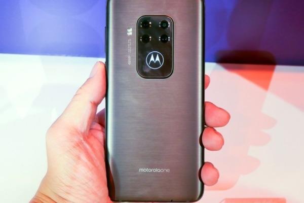 Motorola, 4 cameras Android One smartphone "Motorola One Zoom" --IFA 2019