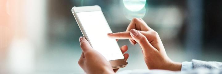  “貧乏”なのに“高級品”のiPhoneを日本人が求めるワケ…携帯会社の歪な販売戦略を暴く 