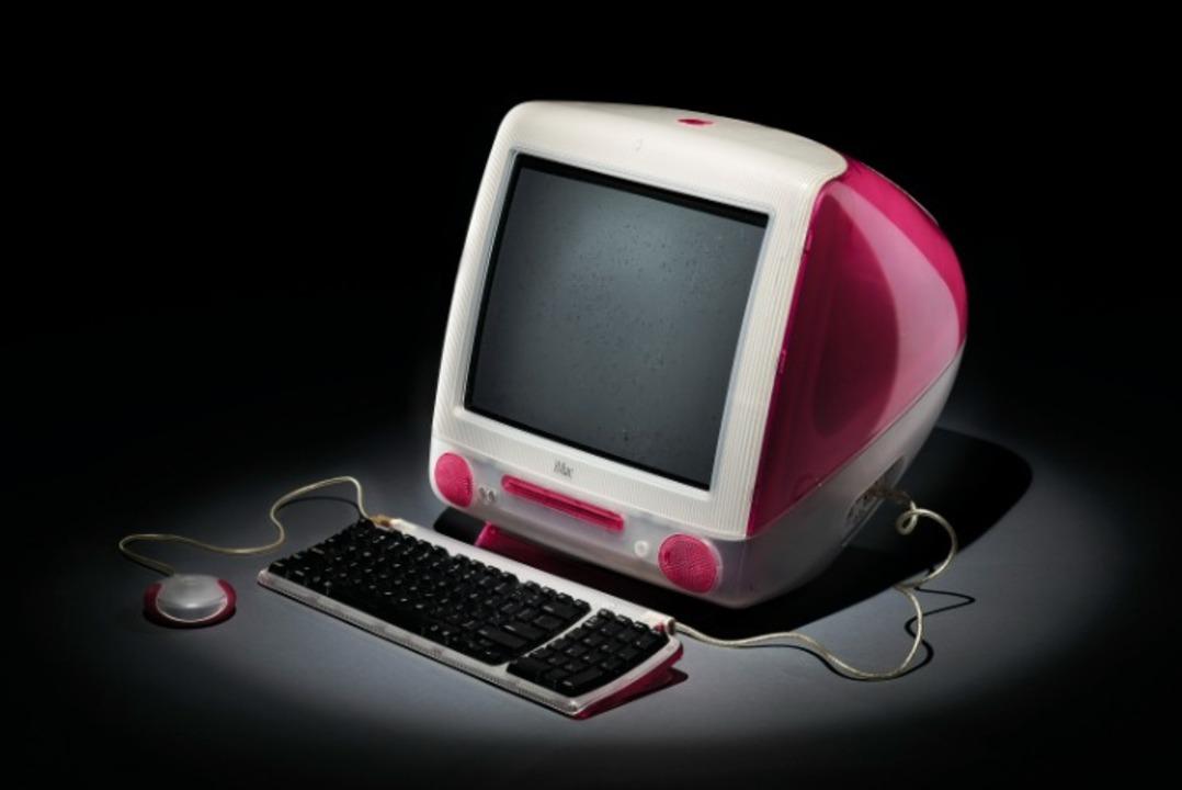  The iMac that made Wikipedia is now available for auction with a box. The expected winning bid is about 960,000 yen!