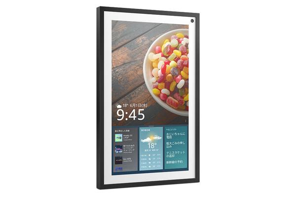 壁に掛けられるスマートディスプレイ「Echo Show 15」。29,980円