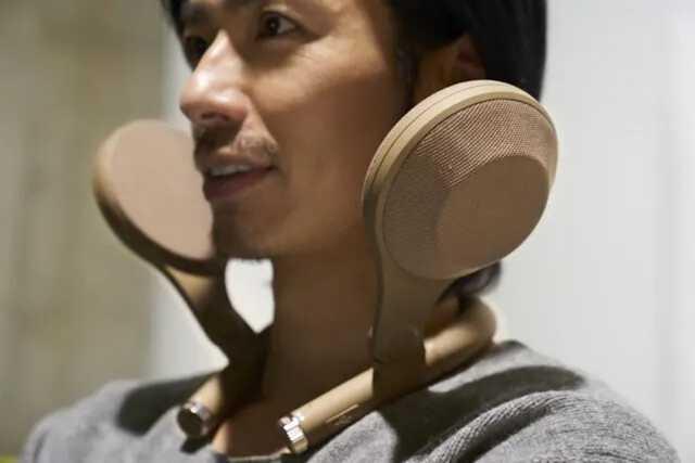 肩からヘッドホンが生えてる!? 不思議な見た目の高音質ショルダースピーカー｢ButterflyAudio｣ 