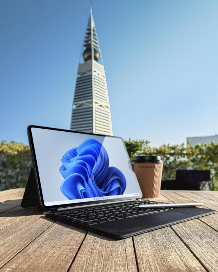 HUAWEI MateBook E يعمل بنظام Windows 11