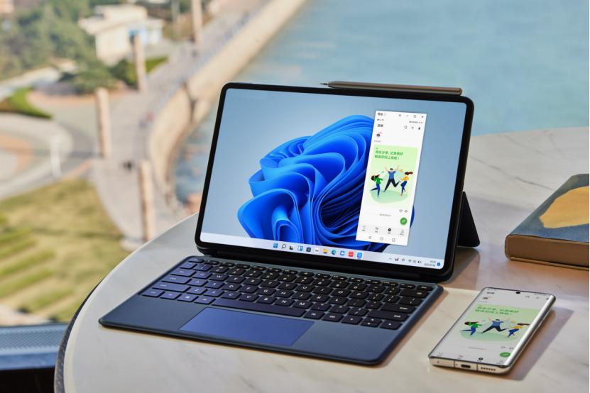 HUAWEI MateBook E يعمل بنظام Windows 11 