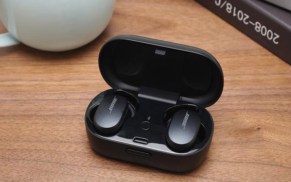   進化したボーズ「QC Earbuds」の“虜”！サウンド/ANC/機能性の全てが揃った完全ワイヤレスだ