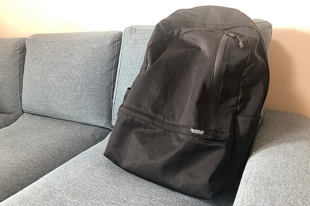  Too high functionality!Overcome 365 days with a black backpack and shoulder bag