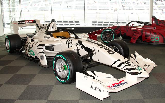 Suzuka's first release in Suzuka, a test car "White Tiger" and "Red Tiger" aiming to realize Super Formula, Driver's First and Carbon Nutral