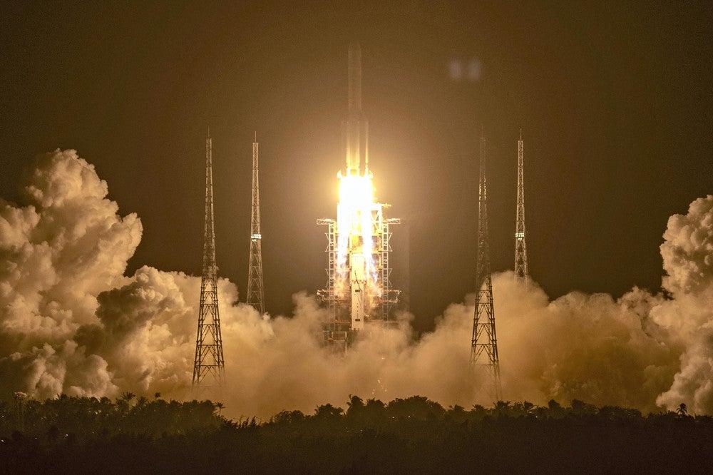 The Mars spacecraft, which has succeeded in launching China, symbolizes the beginning of a new "space development competition".