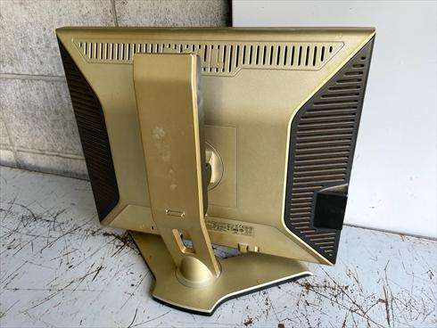 激レア品のPCモニター、実は“ヤニ日焼けモデル”と発覚　「綺麗なゴールド」「ムラがなさすぎてすごい」と驚きの声（1/2 ページ）