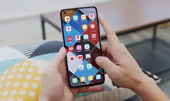 SamsungやXiaomiのスマホは大量のユーザーデータをメーカーやその他の企業に送信していることが判明 