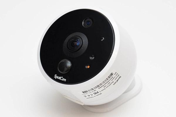 【訂正あり】面倒な電源の配線が不要、異色のネットワークカメラ「SpotCam Solo2」の実力 