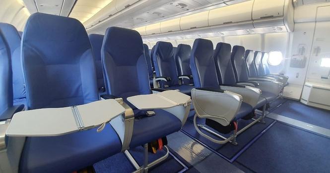www.thetravel.com 10 Tips For Surviving Long-Haul Flights In Economy Seating