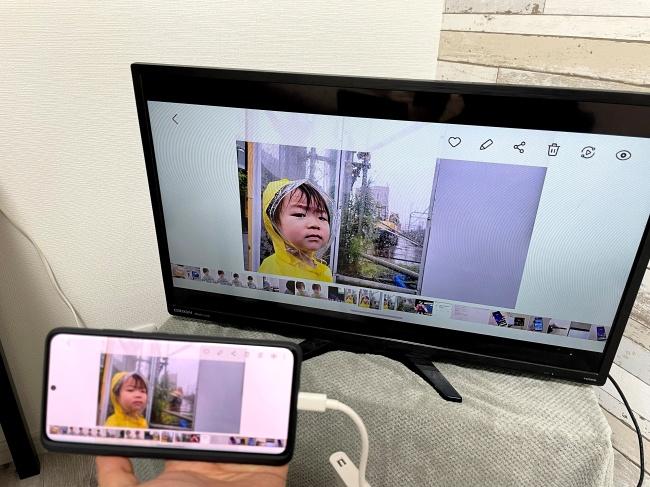 その手があったか！スマホとテレビをケーブルでつないで大画面で出力する方法 