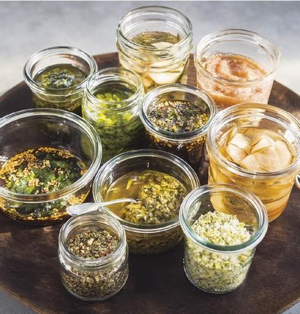 Felissimo's Mini-Tsuku® introduces a lesson program that uses herbs, spices, and condiments to dramatically change the way you eat at home with a little extra.