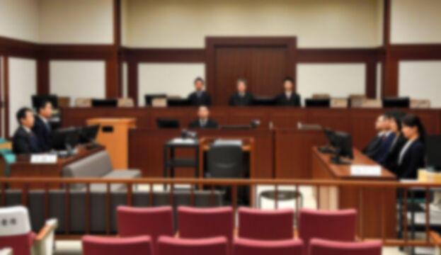 法廷で弁護人のPC用電源は使用禁止？！裁判所の仰天判断をどう見るべきか