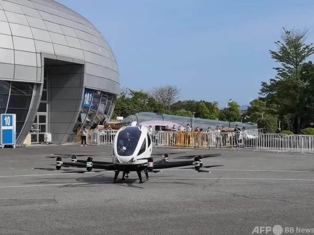 国際ニュース：AFPBB News 中国の億航智能「空飛ぶタクシー」、日本で無人試験飛行に成功 