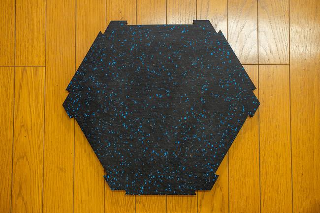  There is a secret in the "hexagon"!  ?? The impact-resistant joint mat "Hachinosu Pad" with a beautiful honeycomb structure, made by a rubber mat specialty store seriously in Korona-ka.