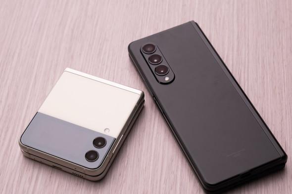 閉じて開いて半開き　「Galaxy Z Fold3 5G」は“折りたたみ”ならではのカメラを楽しめる