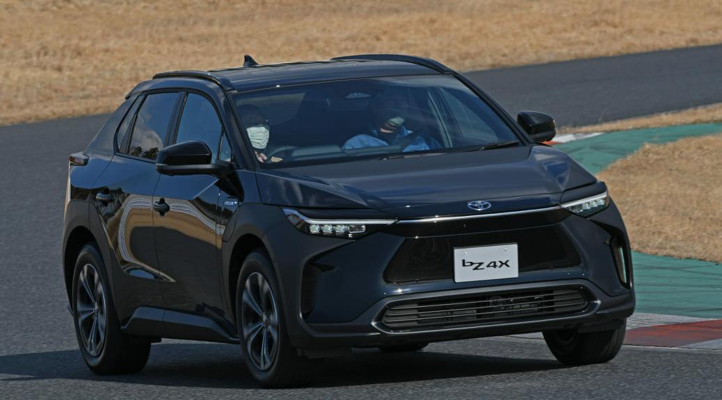 EVsmart blog Toyota's electric car "bZ4X" that makes you feel comfortable with electric cars and quick chargers / No% display of battery level [Editorial department] Popular articles Recent posts Category