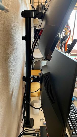 Expand the screen vertically! Dual monitor arm that attaches with a clamp [Today's life hack tool]