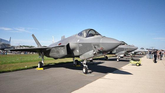 問題の多いステルス戦闘機「F-35」の負担軽減のための新機種をアメリカ空軍が検討中