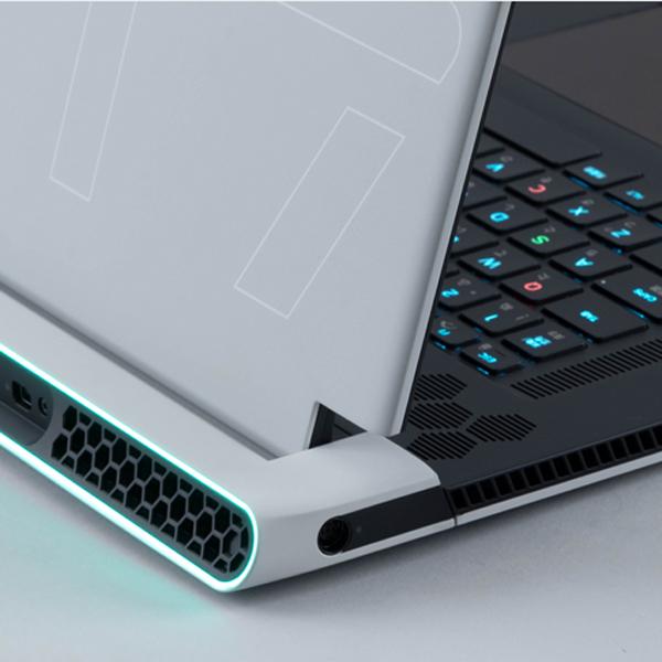デルのお買い得最新情報を掲載 ゲーマーのための進化を遂げ続けるゲーミングノートPC最高峰の17.3型「New Alienware x17」は、筐体も性能もテクノロジーもスゴイ (1/5) 